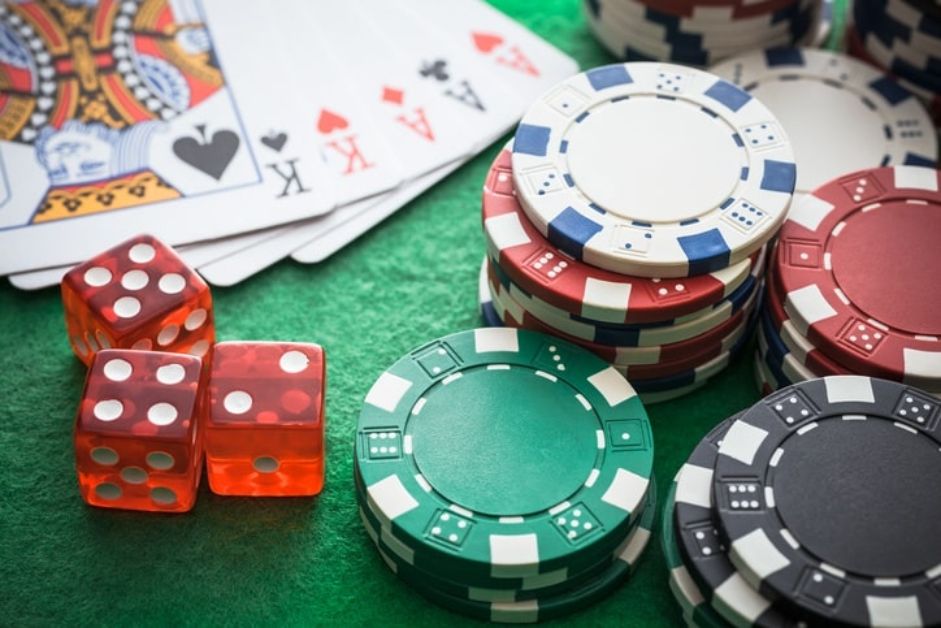 Comment jouer les mains de départ au poker